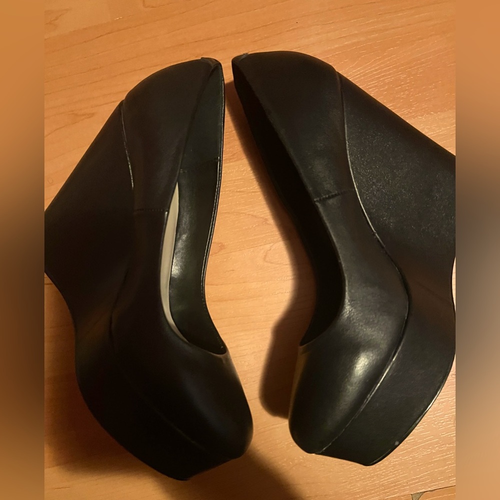Le Chateau Black Wedge Shoes